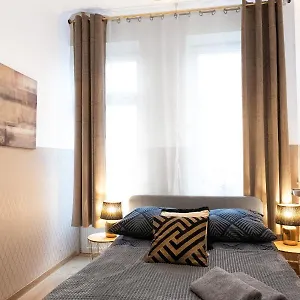  Хостел Clicktheflat Aleje Niepodleglosci Center Польша